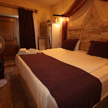 Lucky Luke Stone House Apartment Goreme Bagian luar foto