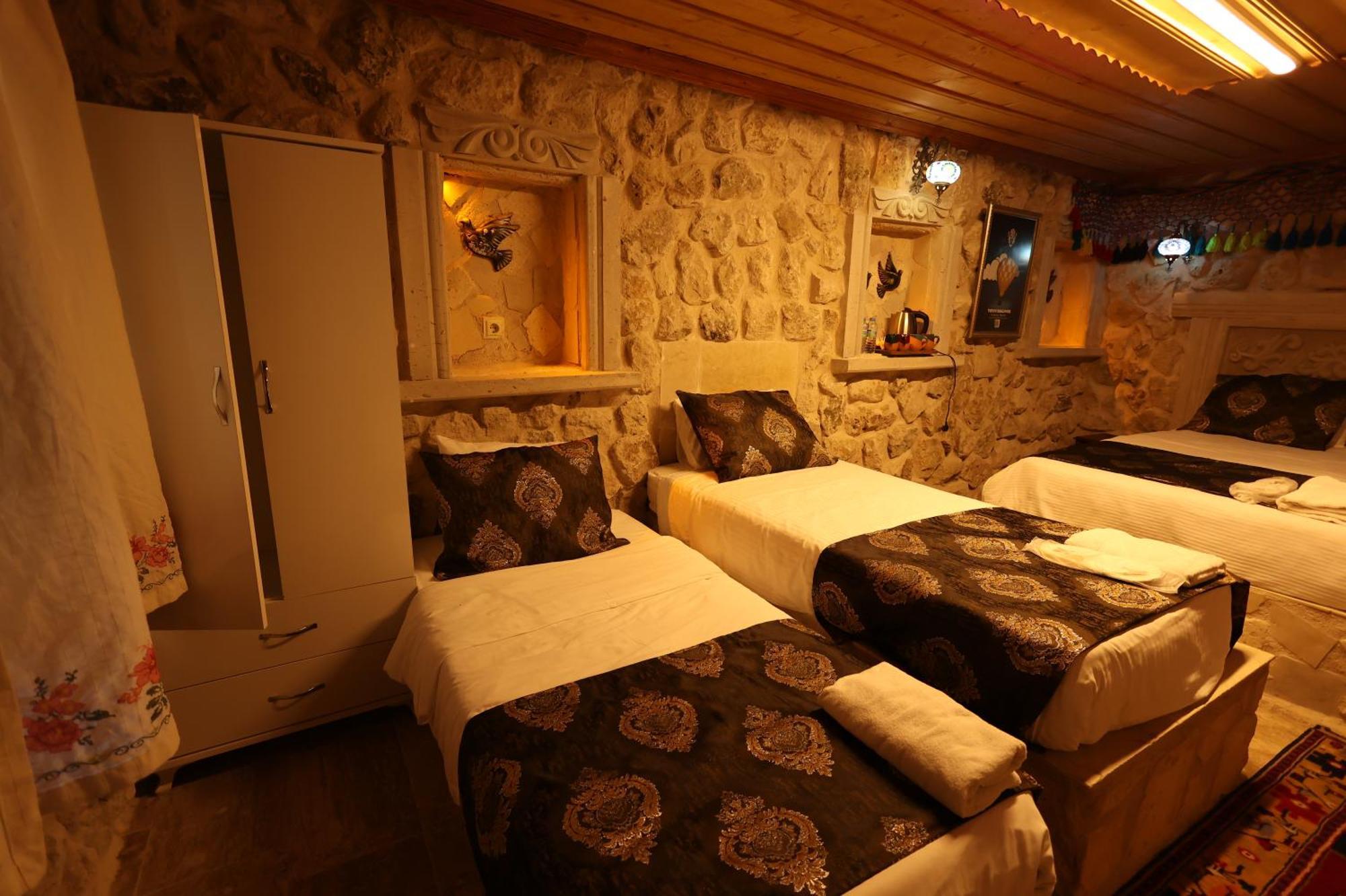 Lucky Luke Stone House Apartment Goreme Bagian luar foto