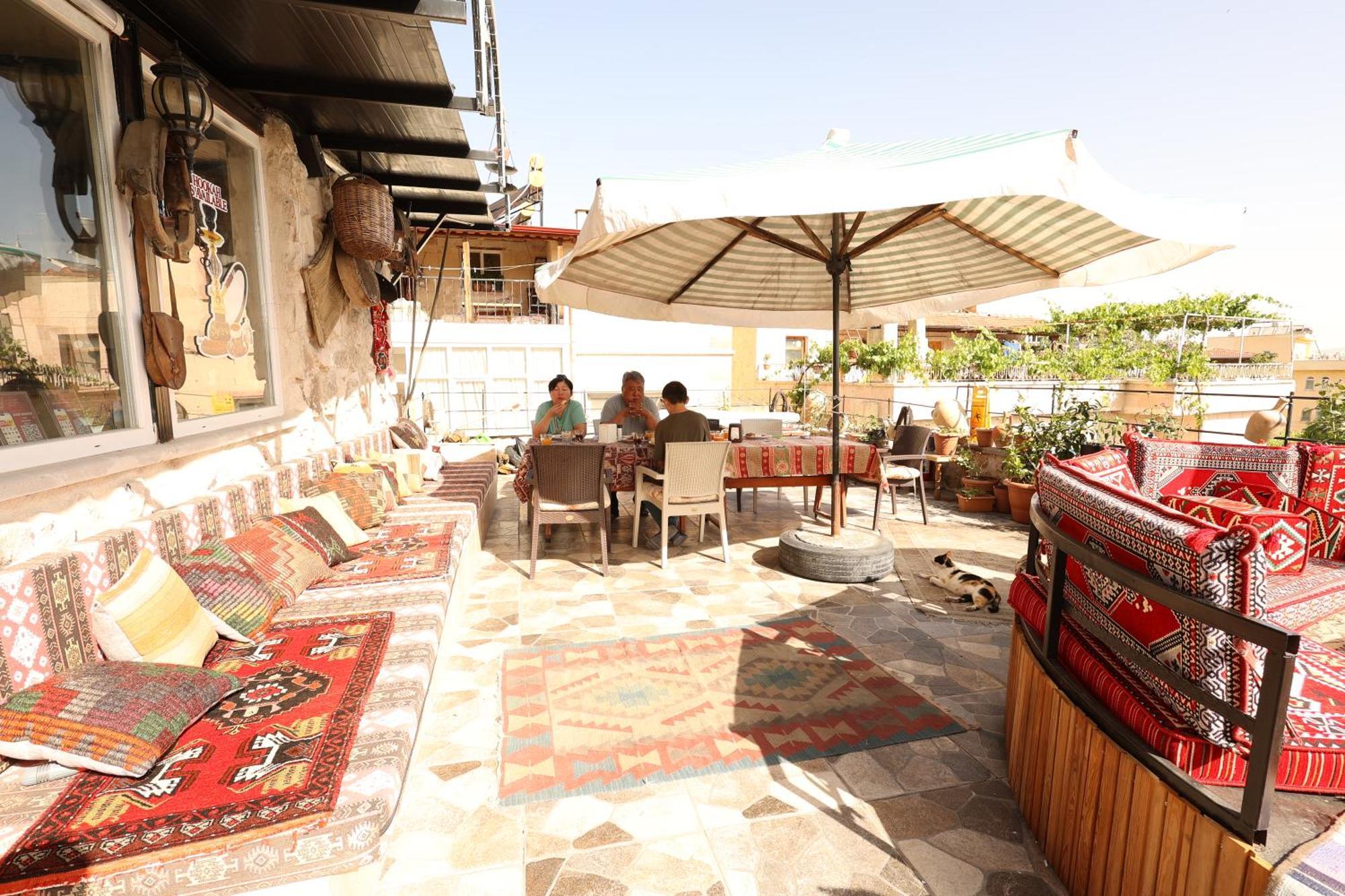 Lucky Luke Stone House Apartment Goreme Bagian luar foto