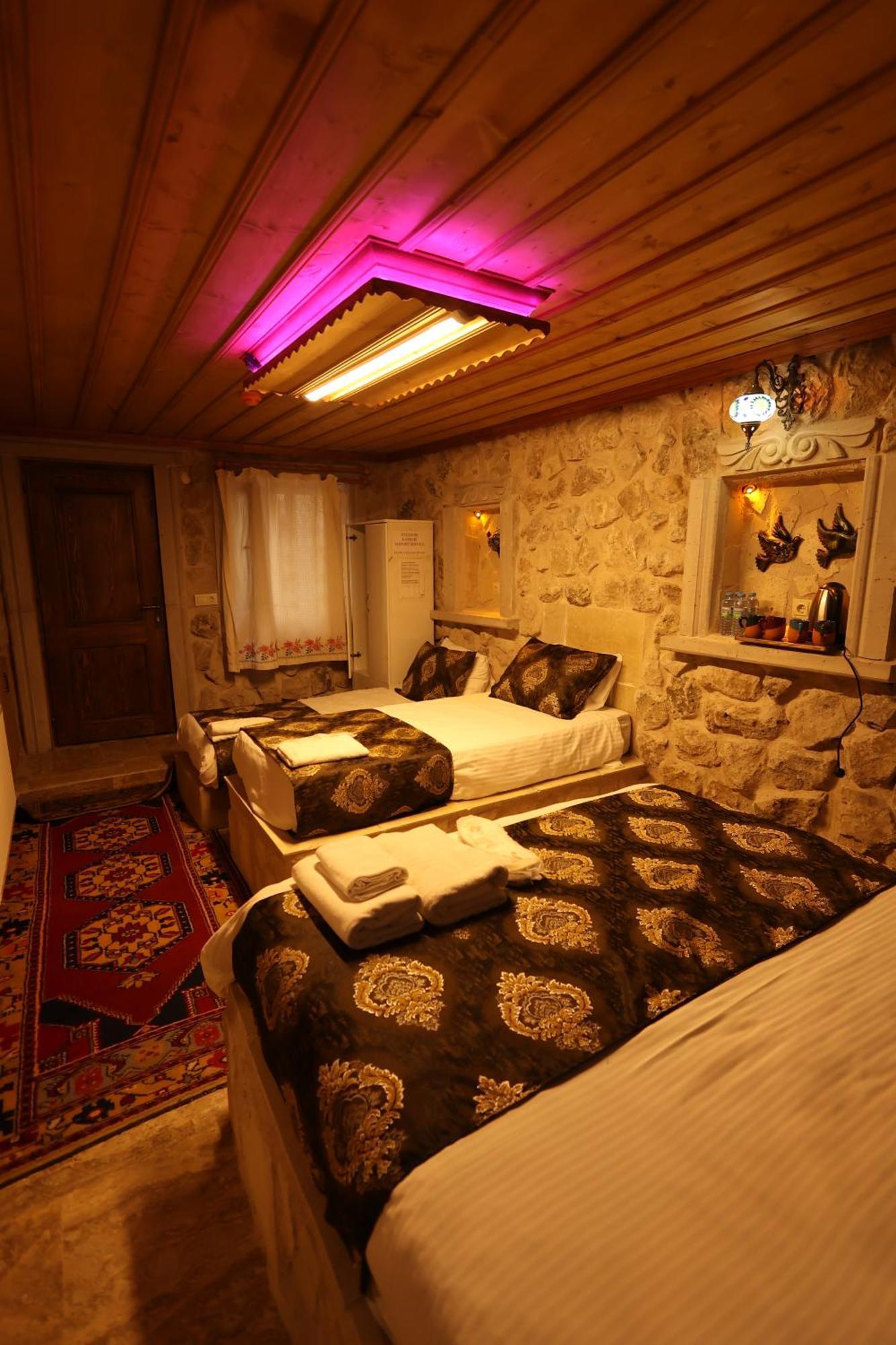 Lucky Luke Stone House Apartment Goreme Bagian luar foto
